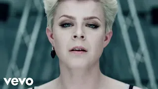 Dancing On My Own (Robyn)