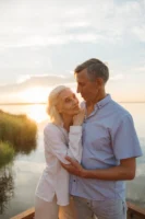 Elderly couple shares a tender - Credits: pexels
