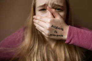 Powerful image highlighting the message - Credits: pexels