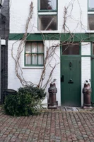 Quaint London house exterior featuring - Credits: pexels