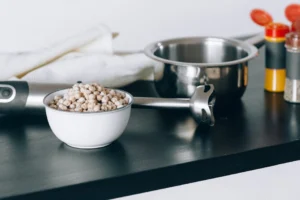 Bowl of chickpeas with cooking - Credits: pexels