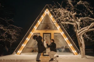 A couple in front of - Credits: pexels