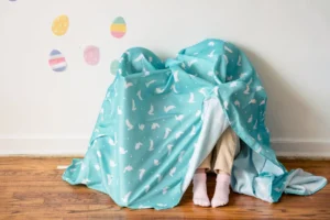Children playing hide and seek - Credits: pexels